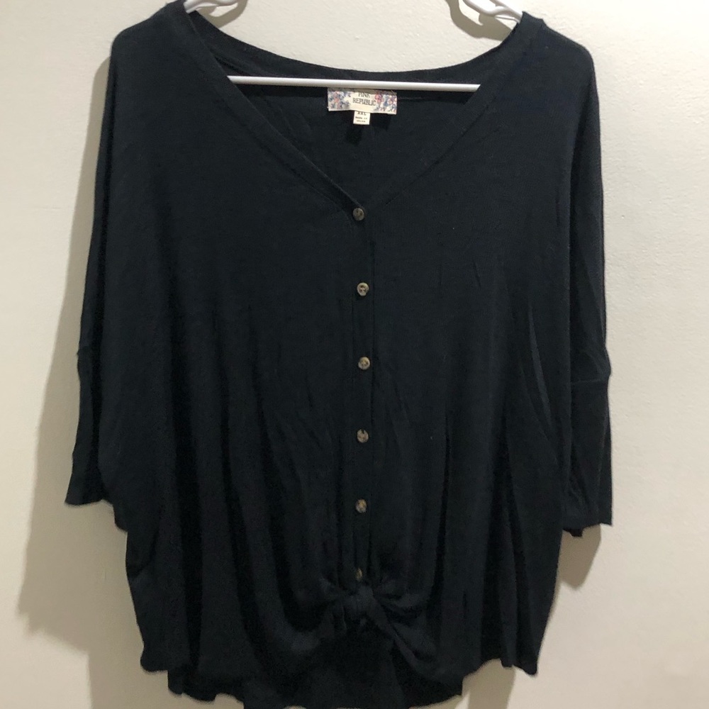 COPY - 🎉2 for $10 black button up blouse
